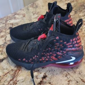 Nike Lebron's